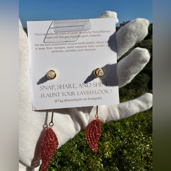 Lavish by Tricia Milaneze Tulip handmade crochet earrings - Picture 5 of 9